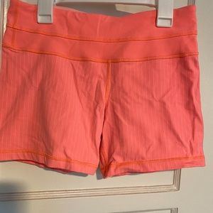 Lululemon bike style shorts 4”